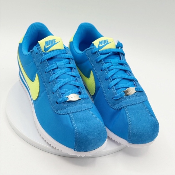 NEW. NIKE CORTEZ 5.5 Youth - Picture 3 of 3